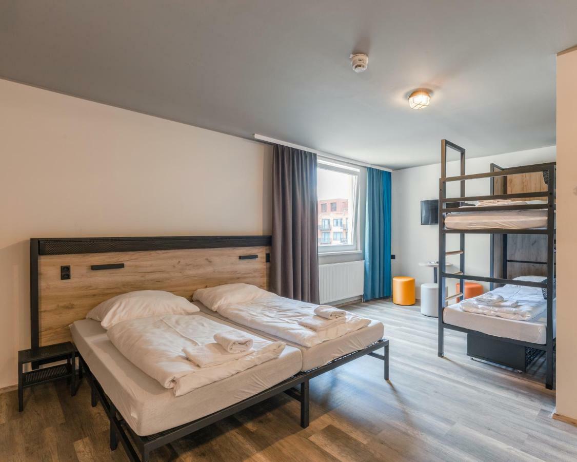 Quadruple Room,779621466:JPEG